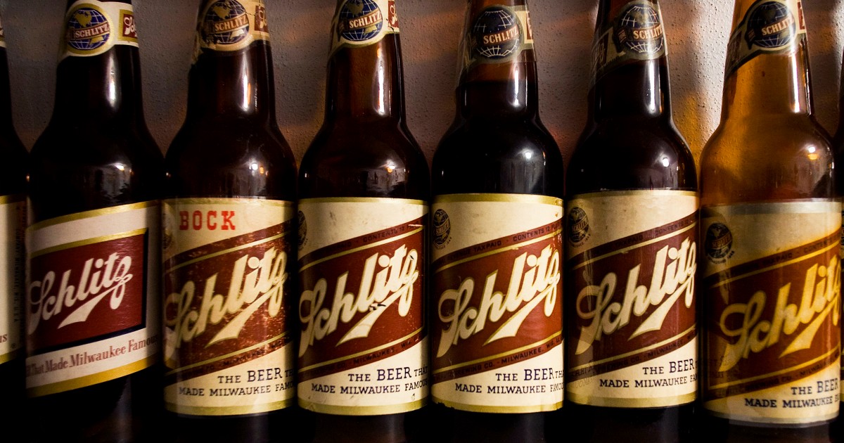 NBC News image for End of an era as Schlitz, the beer that made Milwaukee famous, pours its last - NBC News