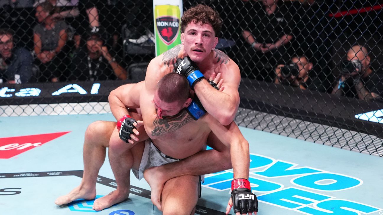 ESPN image for Salkilld submits Gamrot in first round at UFC Fight Night - ESPN