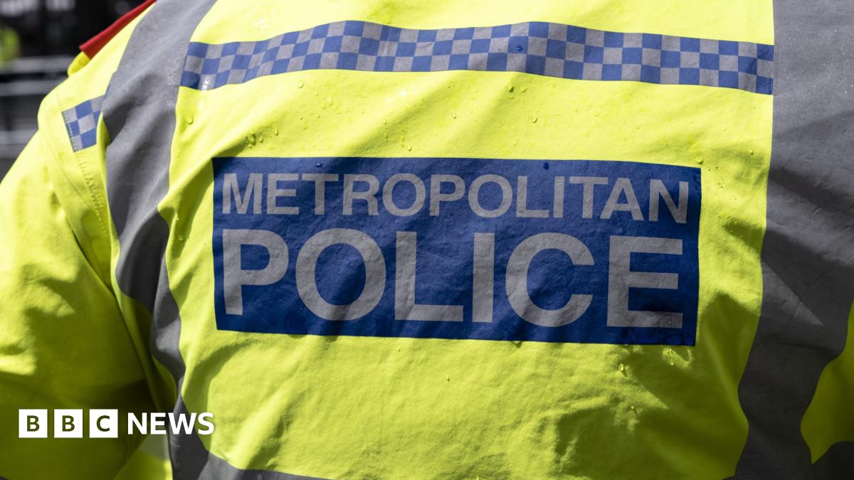 BBC News image for Met Police officers photographed body on own phones
