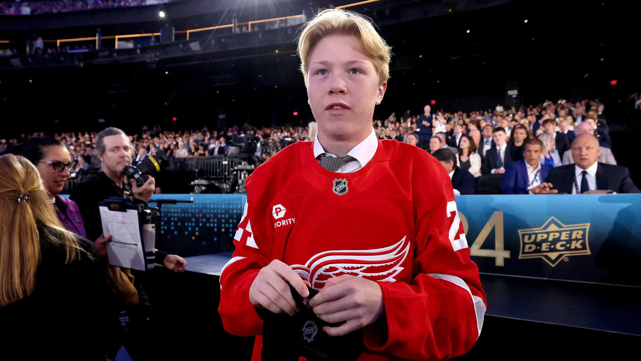 NHL News image for Plante, Pohlkamp, Hughes named Hobey Baker finalists - NHL.com