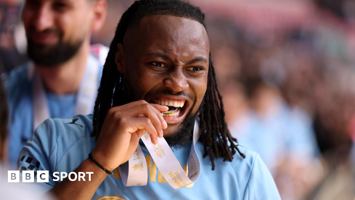 BBC News image for FA Cup final - Chelsea 0-1 Man City: Antoine Semenyo seals fairytale - BBC