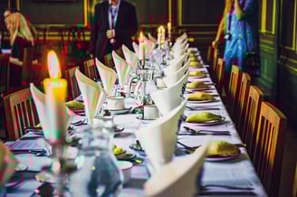 Experiencia de comedor formal de Immerse Education