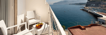 Double room with Balcony and partial sea view