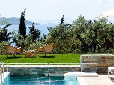 Residential Villa garden at Eagles Villas