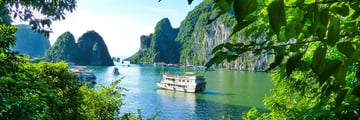 Cruising on Halong Bay 