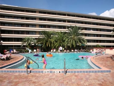 Pool at the Rosen Inn Pointe Orlando