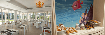 Dining at the Versilia Lido UNA Esperienze