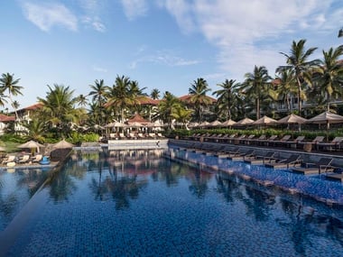 Anantara Peace Haven Tangelle main pool
