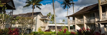 Aston Islander on the Beach, Exterior