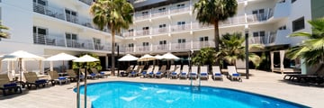 The pool at Barcelo Hamilton Menorca