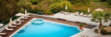 Belvedere Hotel Luxury Suites pool