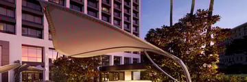 Beverly Hills Marriott, Exterior and Entrance