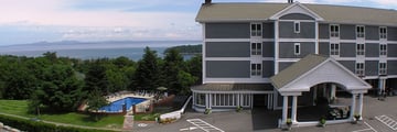 Bluenose Inn, Exterior