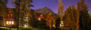 Buffalo Mountain Lodge, Exterior at Night 