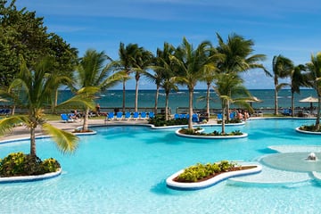 Coconut Bay Beach Resort & Spa pool