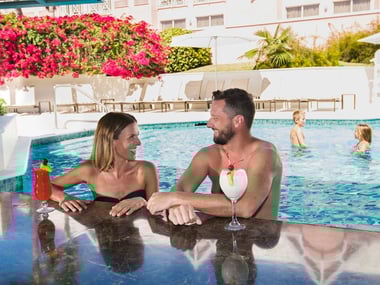 Swim-up bar at Comfort Suites Paradise Island
