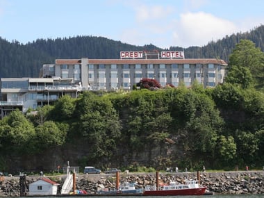 Crest Hotel exterior