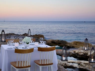 Private dining at Creta Maris Beach