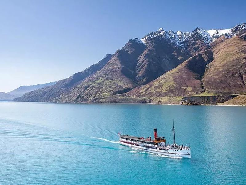Cruising Lake Wakatipu aboard TSS Earnshaw