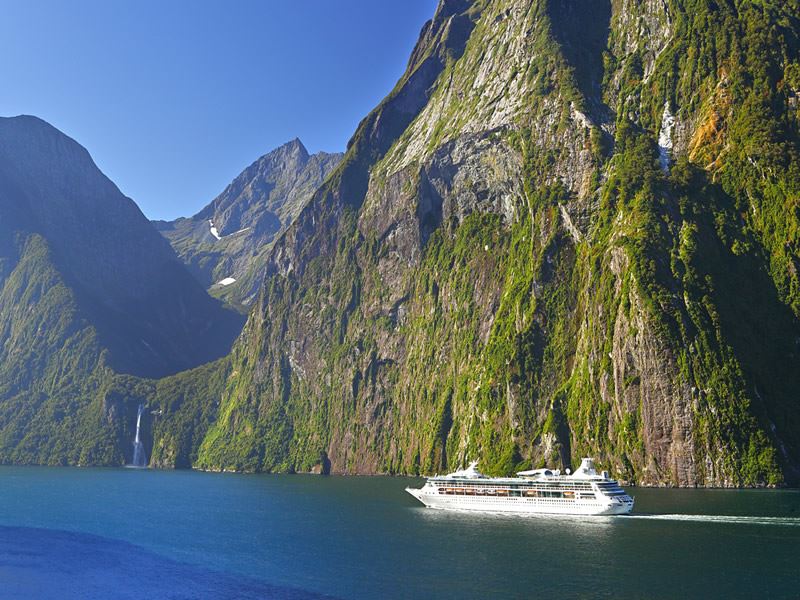 Cruising Milford Sound