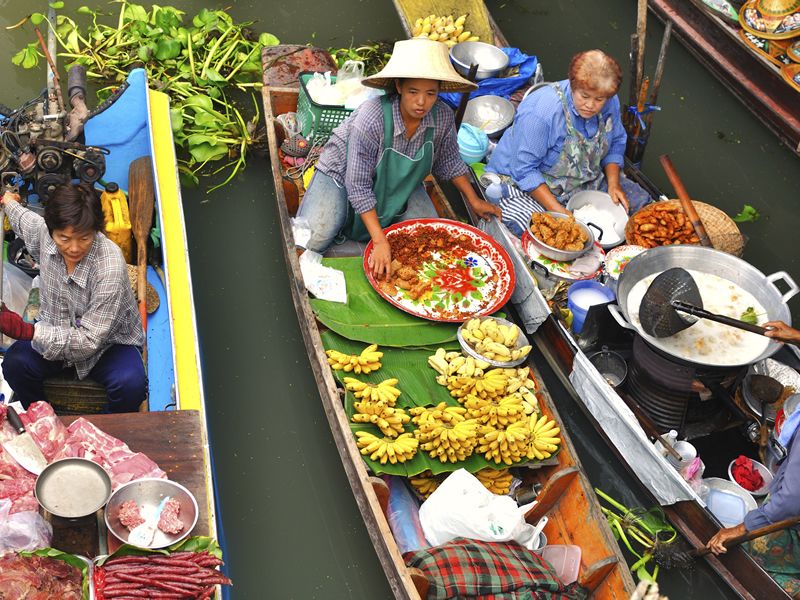 Damnoen Saduak floating market