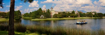 Disney's Saratoga Springs Resort & Spa, Exterior and Lake View
