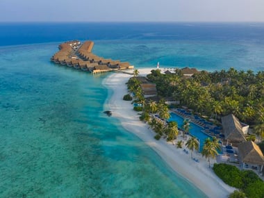aerial view of emerald faarufushi