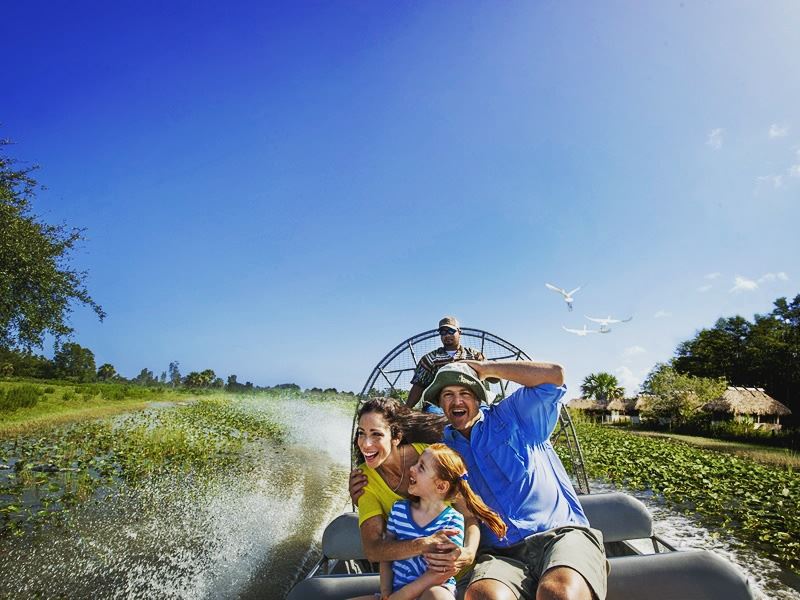 Everglades family airboat tour