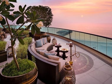 Fairmont Ajman, Badr Lounge