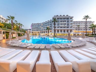 Grand Ideal Premium Hotel