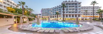Grand Ideal Premium Hotel pool