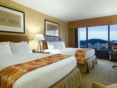 Hilton Knoxville Room