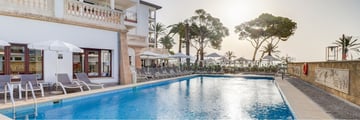 Main pool at Hoposa Uyal