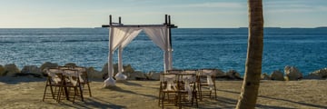 Intimate wedding settings in Key West