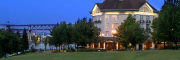 Exterior of Kimpton Riverplace Hotel