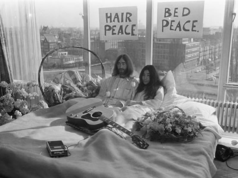 John Lennon and Yoko Ono, bed peace