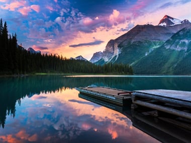 Maligne Lake at sunrise
