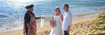 Beautiful Maui beach wedding