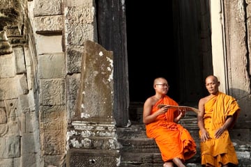 monks in siem reap