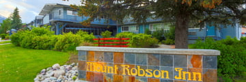 Mount Robson Inn, Exterior