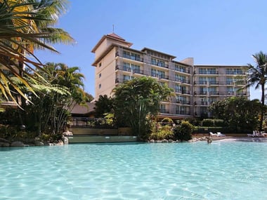 Novotel Cairns Oasis Resort pool
