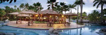 Outrigger Fiji Beach Resort, Baravi Restaurant and Pool