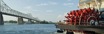 Paddlewheel sailing along the Mississippi River