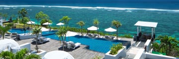 Samabe Bali, main pool overlooking the sea