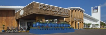 Postcard Inn on the Beach, Entrance