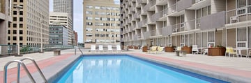 Ramada Plaza by Wyndham Calgary Downtown, Pool