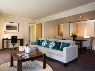 Rendezvous Grand Hotel living room