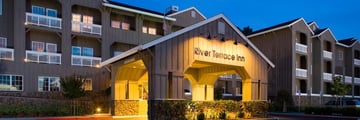 River Terrace Inn, Exterior