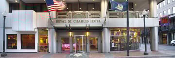 Royal Saint Charles, Exterior