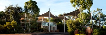  Sails in the Desert, Exterior